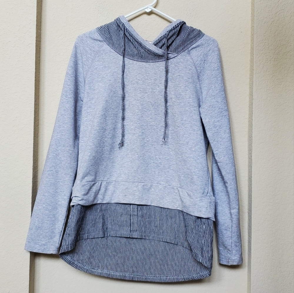 Sundance Hooded Top with Contrasting Stripes.  Size XS